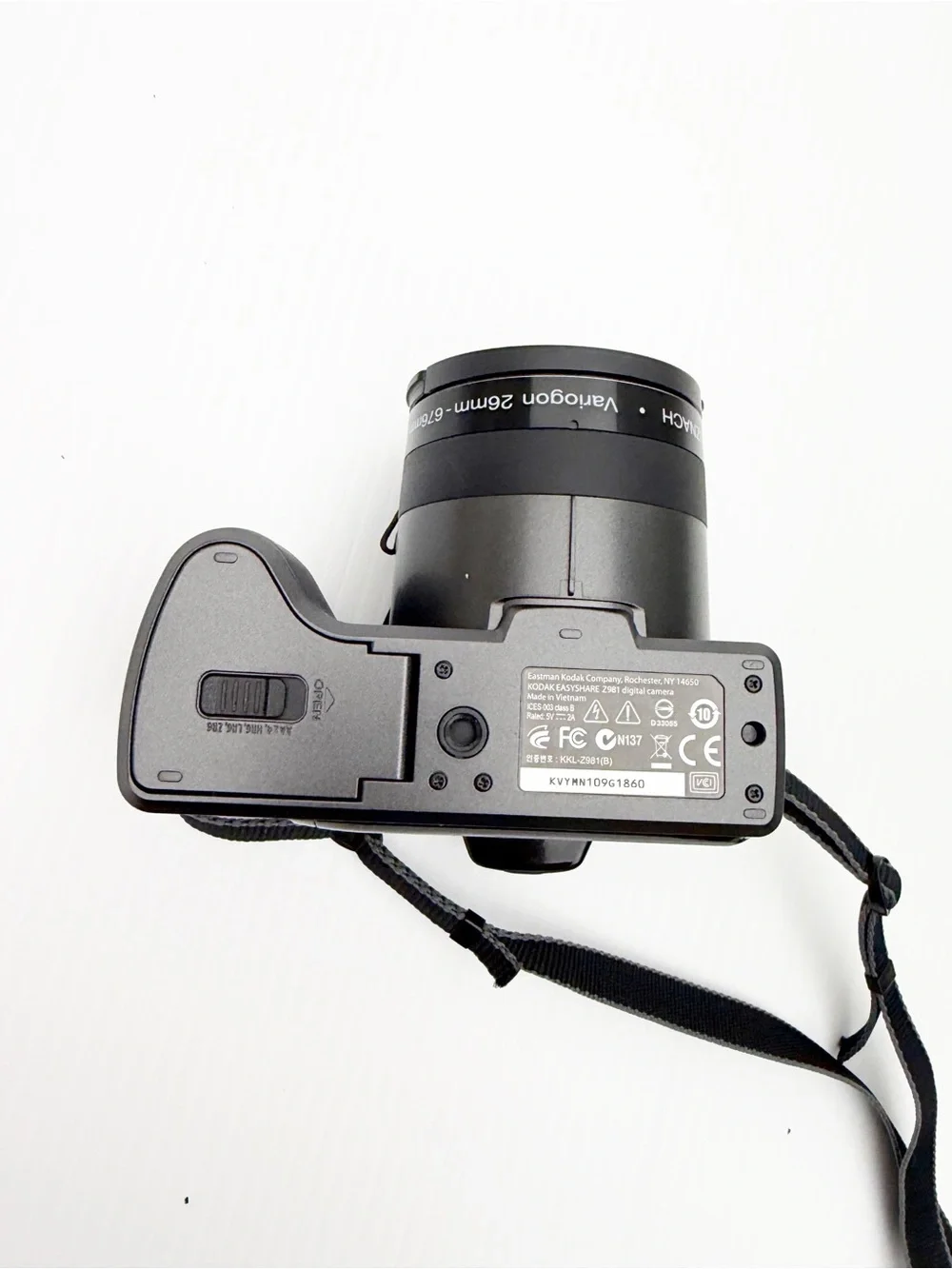 Kodak EasyShare Z981 26X Optical Black Digital Camera 14 MP